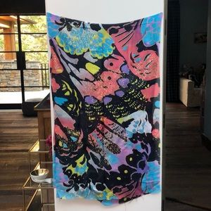 Abstract scarf
